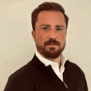 Headshot of Daniel Lovett
